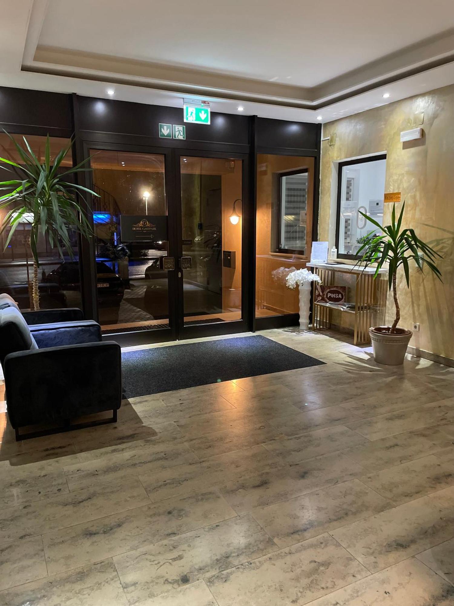 Gastpark Hotel Manching Exterior photo